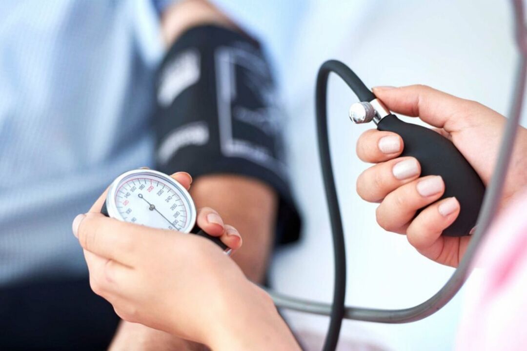 Aumento persistente da presión arterial un signo de hipertensión